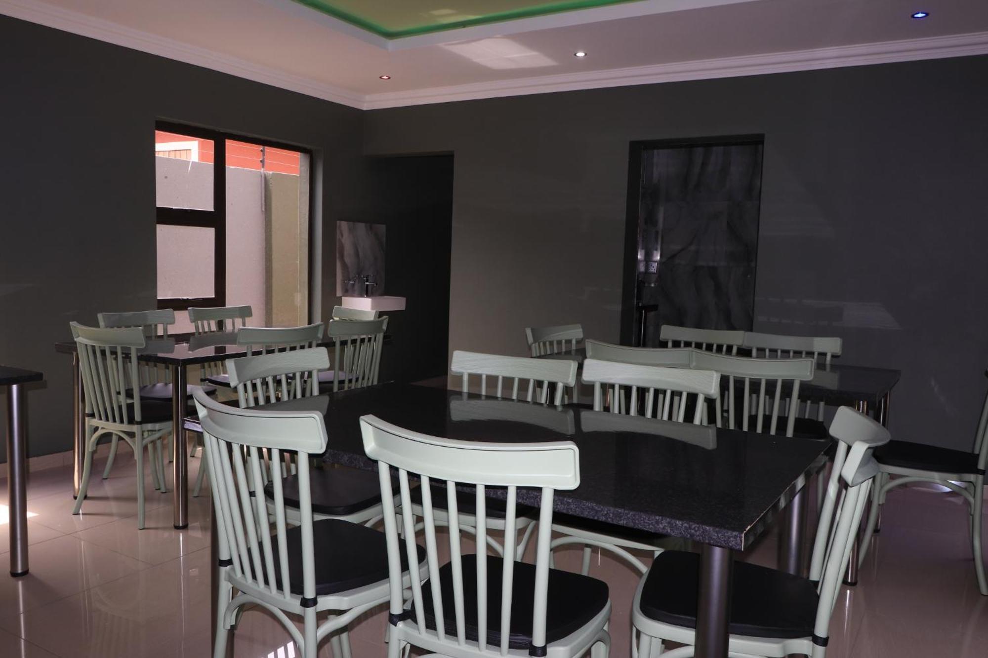 Wise Bird Guest House Roodepoort Exteriör bild